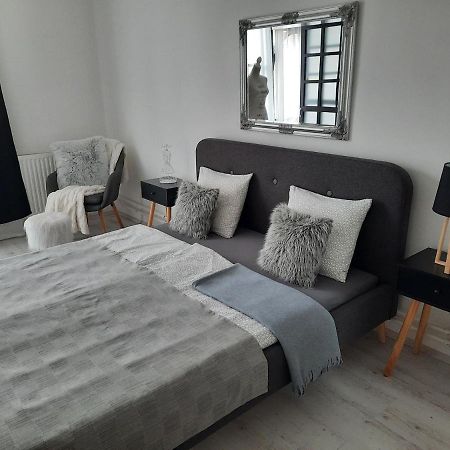 Downtown'S Pearl Apartment Pecs Luaran gambar
